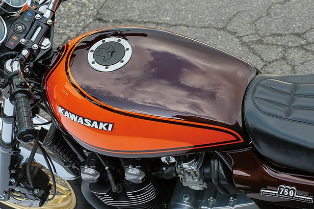 画像: 燃料タンク/サイドカバー/テールカウルのZ2タイプ外装キットには、塗装用=ペイントベースとZ系各車純正色の塗装済みセットがある。