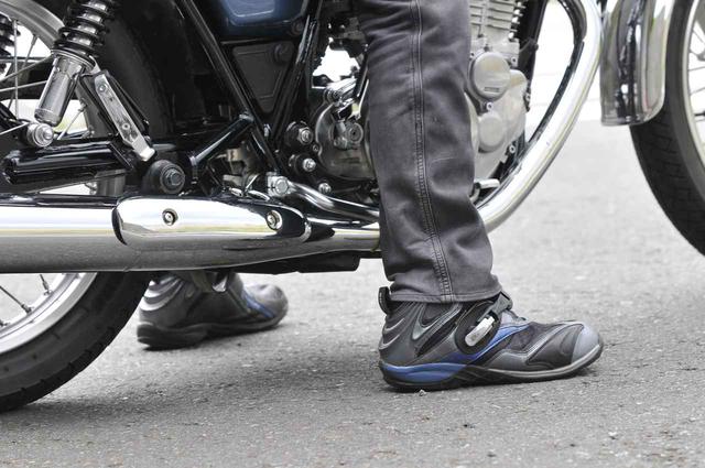 画像2: SR400のライディングポジションと足つき性