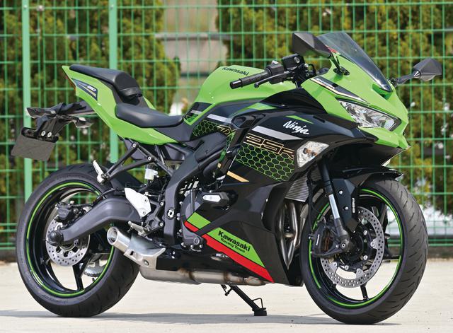 画像: KAWASAKI Ninja ZX-25R 総排気量:249㏄ エンジン形式:水冷4ストDOHC4バルブ並列4気筒 変速機形式:6速リターン ブレーキ形式 前・後:シングルディスク・シングルディスク タイヤサイズ 前・後:110/70R17・150/60R17