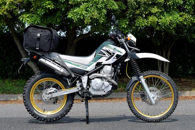 画像: SEROW250+IGAYAキャンプツーリングシートバッグ(50L)