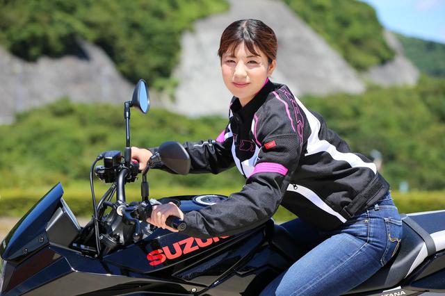 画像8: 梅本まどか × スズキ「KATANA」 足つき性もチェック!【オートバイ女子部のフォトアルバム】