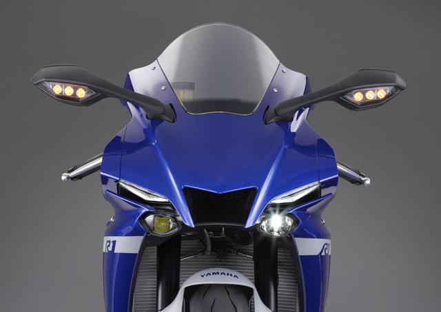 画像: エアロダイナミクス特性を高めた新デザインカウルは、上体を伏せた姿勢でライダーがカウルの中におさまるよう走行風の流れをコントロールすることで、空気抵抗特性を現行比で5.3%向上させています。