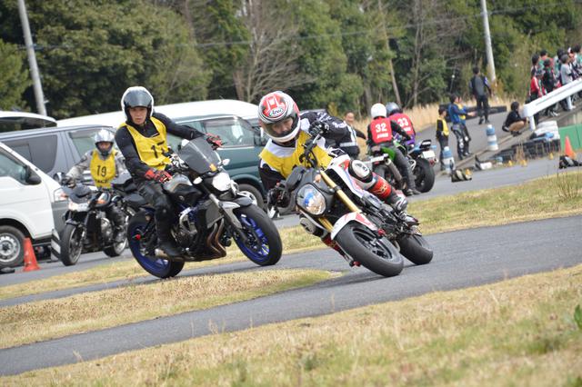 画像: コーススラロームでトレイン走行だ!