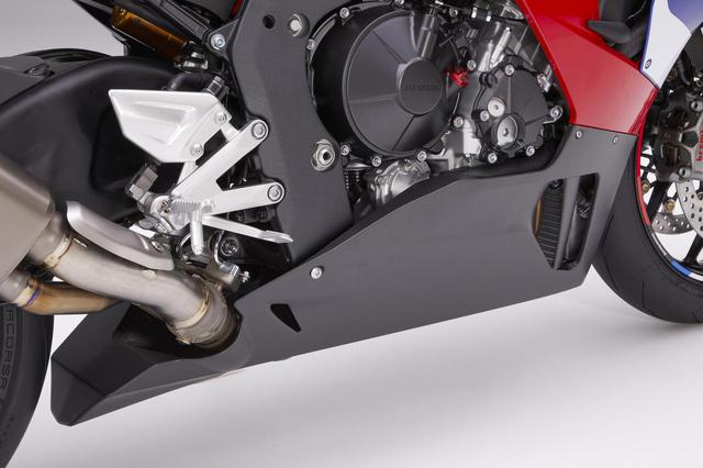 画像7: CBR1000RR-Rにドライカーボン外装を装着したら激進化! ホンダが純正アクセサリーパーツを追加ラインナップ
