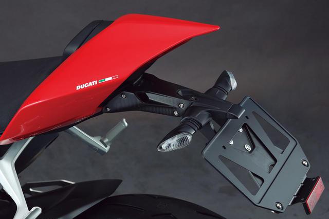 画像: カーボン製ナンバープレートホルダー ■6万7518円