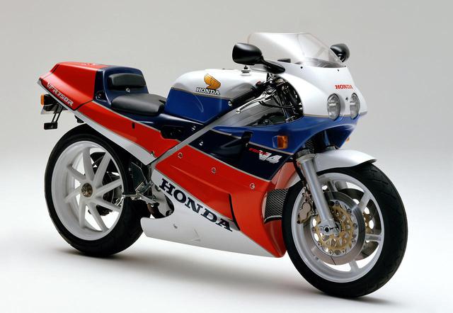 画像: ホンダ VFR750R (RC30) 1987 年8 月31日発売/販売計画台数 1000 台/販売当時の価格 148 万円