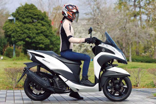 画像: シート高:765mm モデルは身長163cm