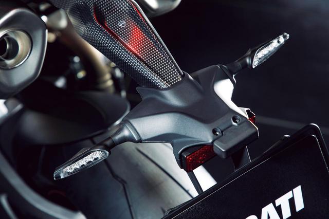 画像1: カーボン製ナンバープレートホルダーマウント ■4万1745円