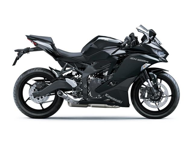 画像3: 【速報】カワサキ「Ninja ZX-25R」国内仕様車の価格・発売日・スペック・カラーバリエーションが決定!