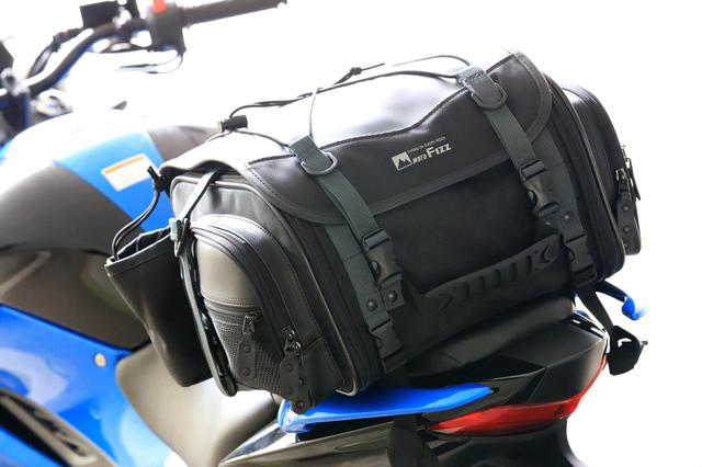 画像: TANAX motofizz「ミニフィールドシートバッグ」 容量:19~27L 200(H)X370(W)X300(D)mm(最小時) 200(H)X510(W)X300(D)mm(最大時) メーカー希望小売価格:税別14,000円