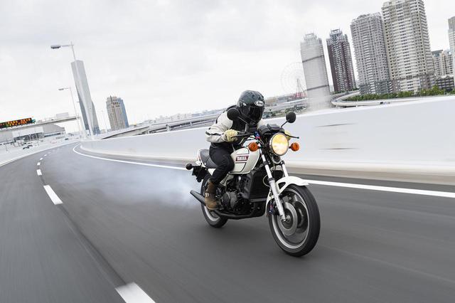 画像3: YAMAHA「RZ250」楽しい世界へと、私たちを導く。