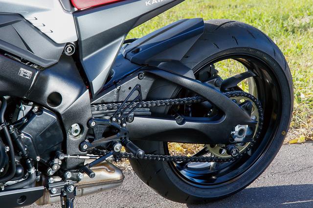 画像: NC削り出しで4ポジション設定のステップキットはベビーフェイスによるもので、テール部はフェンダーレス化も行っている。
