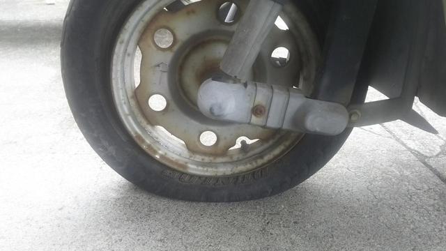 画像1: バイクの維持費の中でもタイヤは高額ですが……