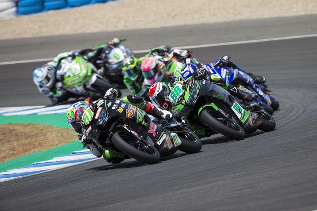 画像: ついにトップ走行中の61岡谷 ここにもトップを走る日本人ライダーがいますよー!