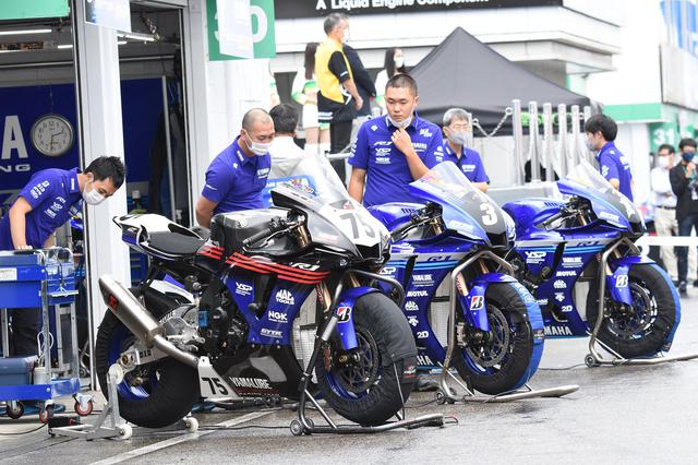 画像: 予選ではフロントロウをヤマハYZF-R1が独占! ちょっとこの快挙、過去に記憶がありません…