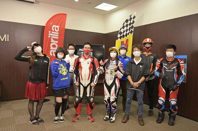 画像: 今回の参加者8名と、MCシモさん。どんな結末を迎えたのか…?
