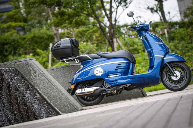 画像: 「ジャンゴ 125 スポーツツーリング ABS」※写真はディープオーシャンブルー(サテンチェリーレッドもあります)