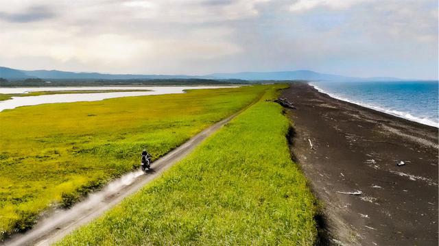 画像2: 右手に海、左手には湖。これぞ絶景!