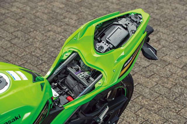 画像2: タンデム性能と荷物の積載性を徹底比較! カワサキNinja250・ヤマハYZF-R25・スズキGSX250R・ホンダCBR250RR