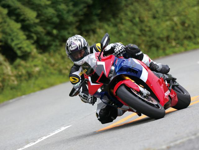 画像: Honda CBR1000RR-R FIREBLADE SP 総排気量:999cc エンジン形式:水冷4ストDOHC4バルブ並列4気筒 最高出力:218PS/14500rpm|最大トルク:11.5kgf・m/12500rpm 発売日:2020年3月20日 メーカー希望小売価格(税込):278万3000円(スタンダードは242万円)