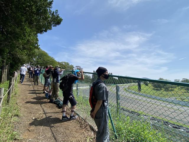 画像: 日向はこんな感じ。坂になっています!