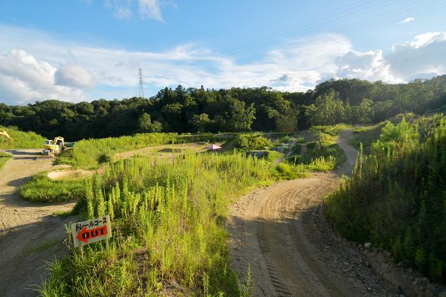画像4: 未舗装路とかのオフロードを走らせるの怖いんです! 国際A級ライダーにスーパーカブでのオフ走行を教えてもらおう。ライテク・オフロード前編〈若林浩志のスーパー・カブカブ・ダイアリーズ Vol.33〉