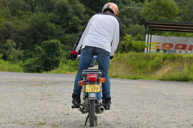 画像6: 足裏感覚が超大事! 国際A級ライダーにスーパーカブでオフロード走行するコツを教えてもらった。ライテク・オフロード後編〈若林浩志のスーパー・カブカブ・ダイアリーズ Vol.34〉