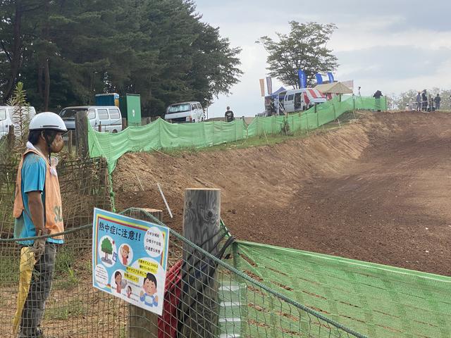 画像: ターン8のオフィシャルさんです。