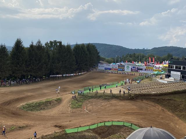 画像: 右側に座ると観える景色。