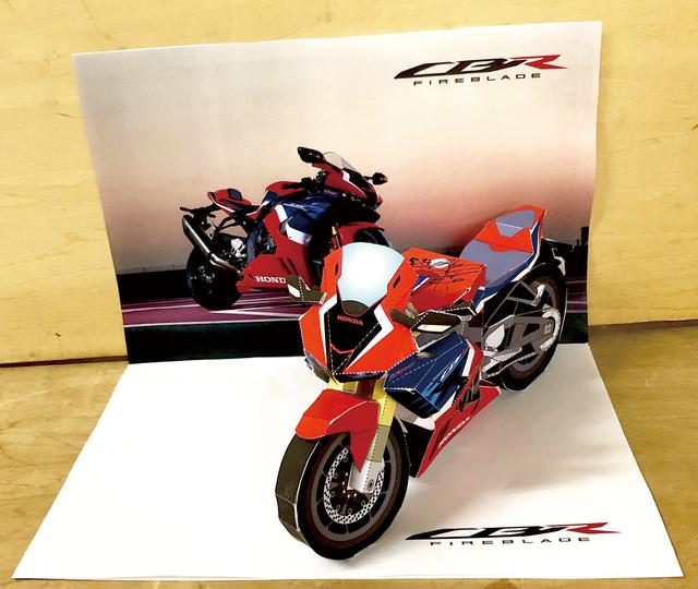 画像: デザインは全部で6タイプ。背景用に写真を2タイプ。ロゴバージョンは大きいロゴ、小さいロゴそれぞれで白黒を用意しました。好きな組み合わせで使ってくださいね。