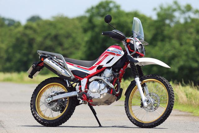 画像: YAMAHA TOURING SEROW エンジン形式:空冷4ストSOHC2バルブ単気筒/249cc 最高出力:14kW(20PS)/7500rpm 最大トルク:20N・m(2.1kgf・m)/6000rpm シート高:830mm 車両重量:セローファイナルエディションの車両重量は133kg メーカー希望小売価格:税込64万4600円