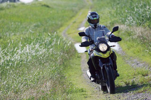 画像: SUZUKI V-STROM250 ABS エンジン形式:水冷4ストSOHC4バルブ並列2気筒/248cc シート高:800mm 車両重量:189kg タイヤサイズ(前・後):110/80-17M/C 57H・140/70-17M/C 66H 最低地上高:160mm メーカー希望小売価格:税込61万3800円