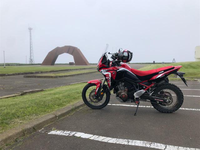 画像1: 北方領土は霧の向こう。濡れながら、ひとり物思いにふける