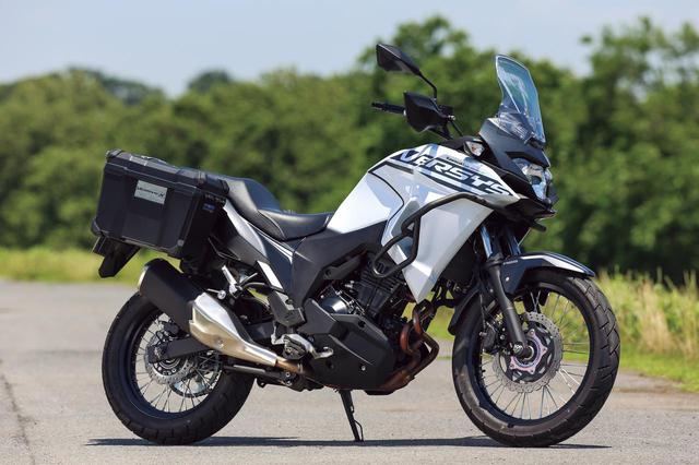 画像: Kawasaki VERSYS-X 250 TOURER エンジン形式:水冷4ストDOHC4バルブ並列2気筒/248cc 最高出力:24kW(33PS)/11500rpm 最大トルク:21N・m(2.1kgf・m)/10000rpm シート高:815mm 車両重量:175kg メーカー希望小売価格:税込64万1300円