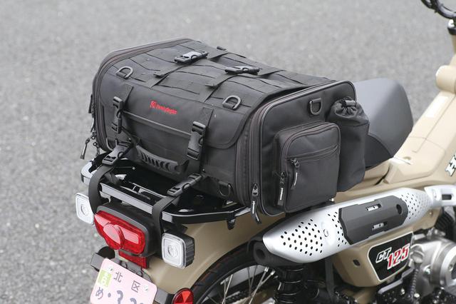 画像: 大型キャリアは積載性も非常に良く、大きなサイズのバッグも積載可能。キャンプやツーリングに大いに役立つ装備だ。