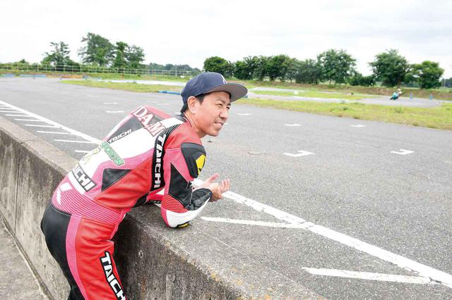 画像1: 【ヤマハ YZF-R25 編】チュートリアル福田充徳さんが250ccスポーツバイクを乗り比べ!〈サーキット試乗インプレ〉