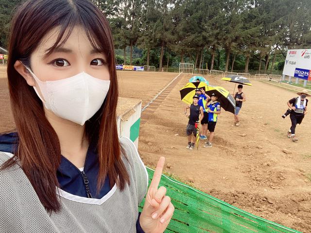 画像: それぞれポーズが決まってますね。笑