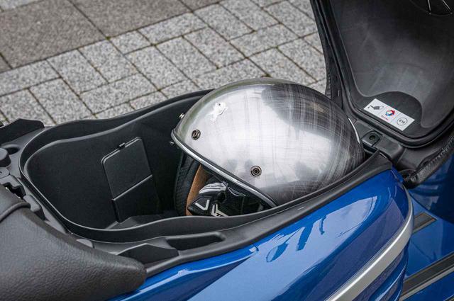画像3: 【お値打ち車両の選び方】原付二種&軽二輪スクーターをお探しなら、オシャレなのに便利な「プジョー・ジャンゴ スポーツ」を選べば間違いナシ!《Webオートバイ特別限定車は9月30日まで!》