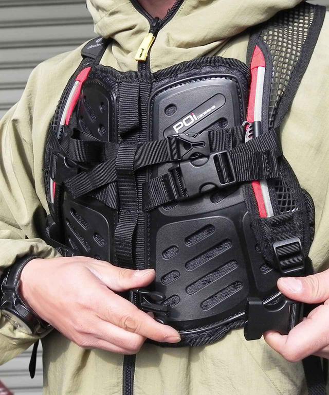 単体で着用できる！おすすめ「バイク用プロテクター」大全 用品メーカー4社の人気製品を紹介【胸・背中・肩・膝】 (3/3) webオートバイ