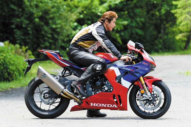 画像1: ホンダ「CBR1000RR-R FIREBLADE SP」ライディングポジション・足つき性