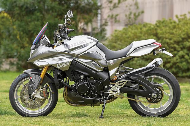画像1: 現代バイクカスタムの見本となるような構成