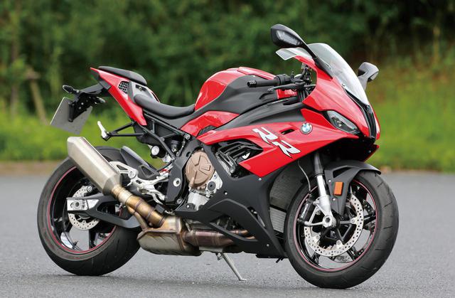 画像: 総排気量:999cc エンジン形式:水冷4ストDOHC4バルブV型4気筒 最高出力:152W(207PS)/13,500rpm 最大トルク:113N・m(11.5kgf・m)/11,000rpm