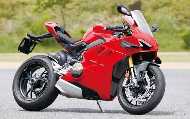 画像: 総排気量:1103cc エンジン形式:水冷4ストDOHC4バルブV型4気筒 最高出力:157.5kW(214PS)/13,000rpm 最大トルク:124N・m(12.6kgf・m)/10,000rpm