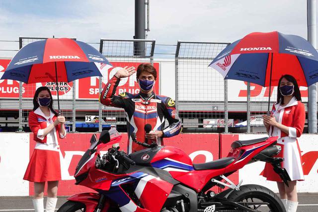 画像2: 事前にも、ちょっとCBR600RRに乗った伊藤さんの一言インプレ!
