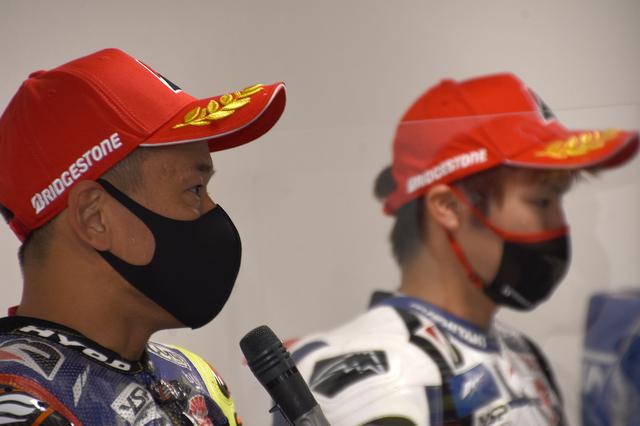 画像: 後輩の成長を喜ぶ…と同時にレーシングライダーとして悔しい中須賀