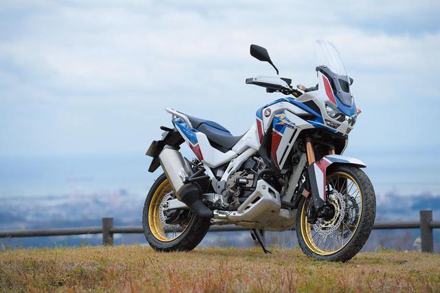画像: ●水冷4ストOHC4バルブ並列2気筒●1082㏄●102PS/7500rpm●10.7㎏-m/6250rpm●830㎜●238㎏●24L●90/90-21・150/70R18
