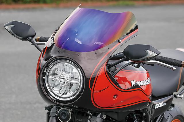 画像: 長距離走行でも疲れず、全体をスタイリッシュにしてくれるZ900RS専用カフェレーサーカウルキットは、2020年夏時点で市販間近とのこと。このデモ車ではミラーはカウルステーにマウント、本体はウインカー一体型のキジマ製を使う。