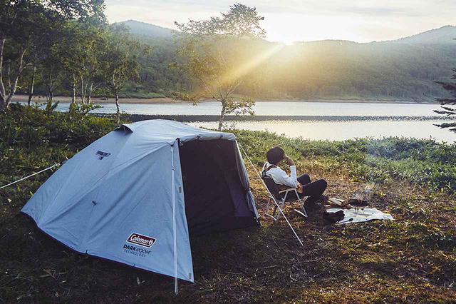 コールマンからソロキャンパー向けの焚き火台が登場 組み立て簡単 キャンプツーリングでも運びやすいサイズ感 Webオートバイ