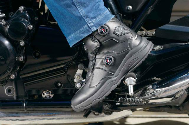 画像: フラッグシップ「FSB-801 Voxarm Riding Shoes」 税込価格:1万6280円 サイズ:23.0㎝~28.0㎝ カラー:ブラック、ホワイト