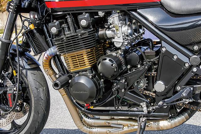 画像: フレームは各部リフレッシュ、エンジンはオーバーサイズピストンを組んでTMRφ38mmキャブレターをセット。オイルクーラーはしゃぼん玉オリジナルだ。同店ではこのようにイチから作りつつ、各部に個性を持たせた車両を今後も手がけていくとのことだ。